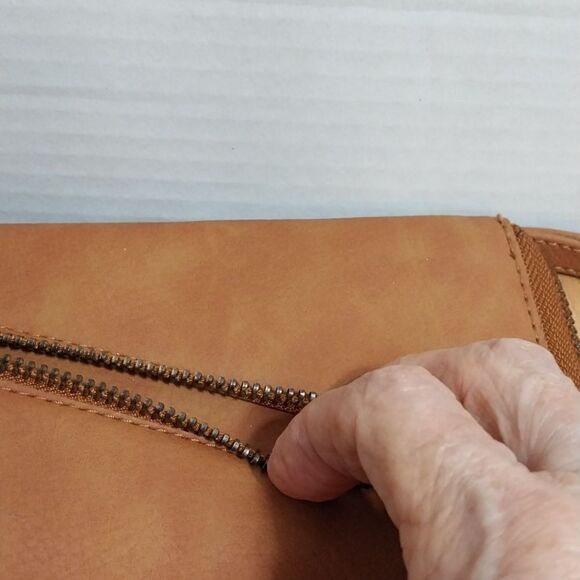 Free People Vegan Wallet...NEW - Picture 8 of 8